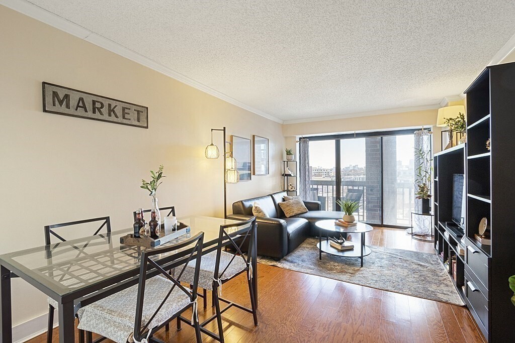 Foto principal - 15 N Beacon St
