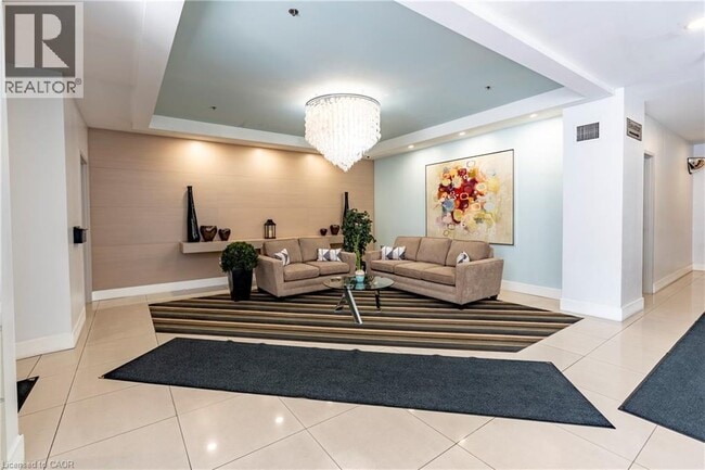 Photo du bâtiment - 170 Water St N