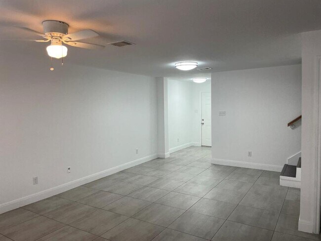 Building Photo - 3425 Twp Grove Ln