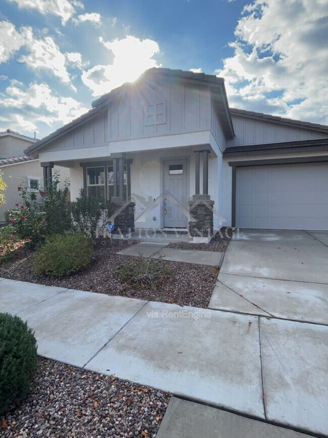 Building Photo - 23027 E Rosa Rd