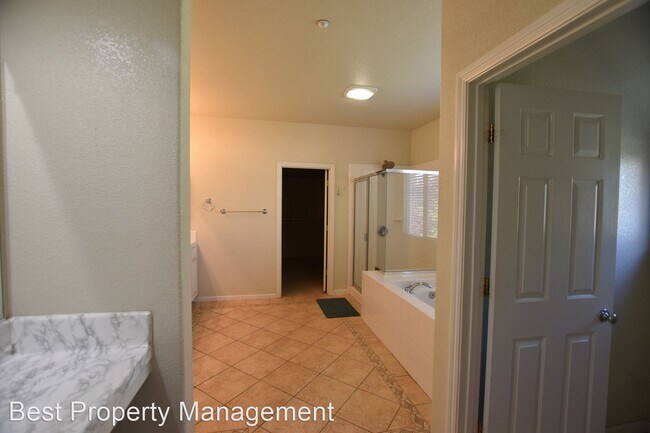 Foto del edificio - 5 br, 3 bath House - 2839 Hawthorn Ct.