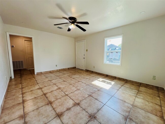 Building Photo - 10429 Pillot St