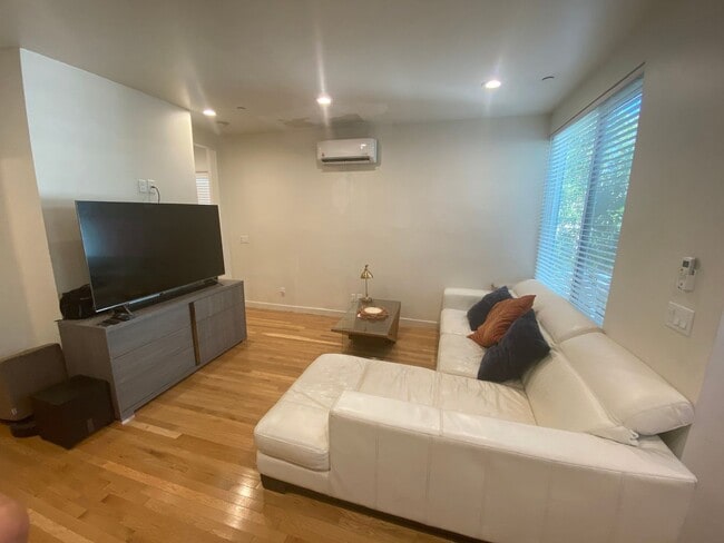 KENILWORTH - KENILWORTH Apartment