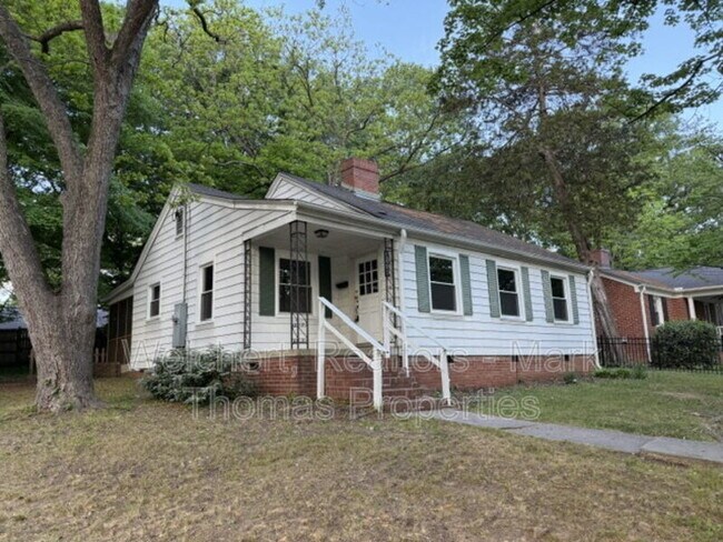 Foto del edificio - 1801 Forest Rd