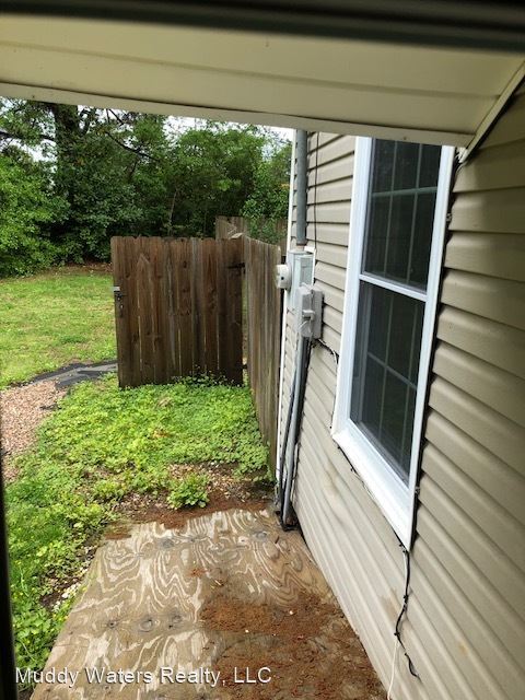 Building Photo - 3 br, 2 bath House - 1508 Maple St
