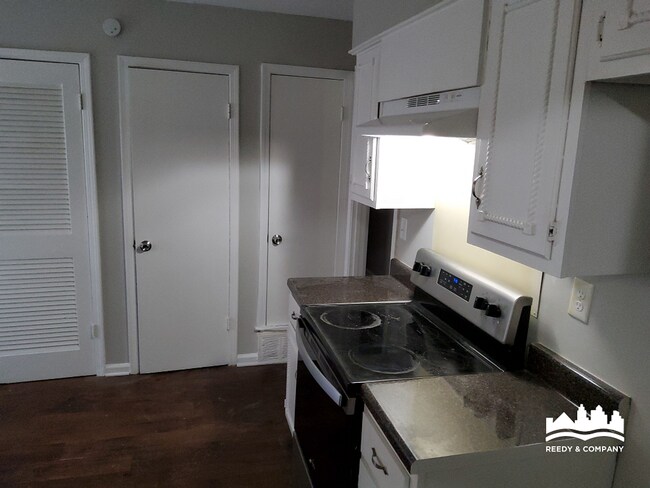 Foto del edificio - 6423 Oak Park Dr