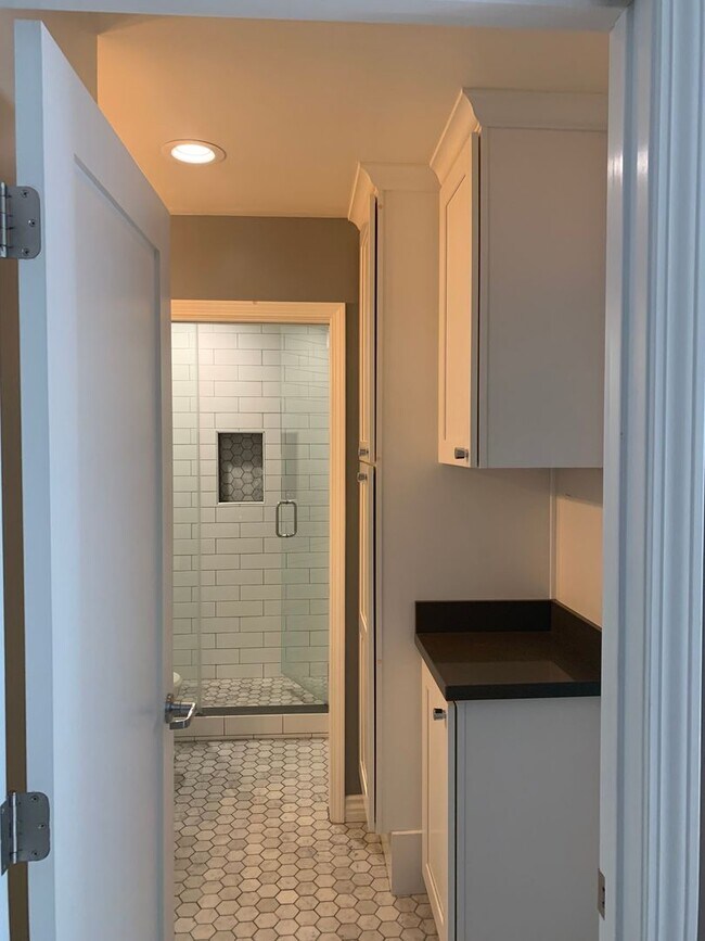 Foto del edificio - PRIME WEHO LOCATION- 1BEDROOM CONDO FOR LEASE