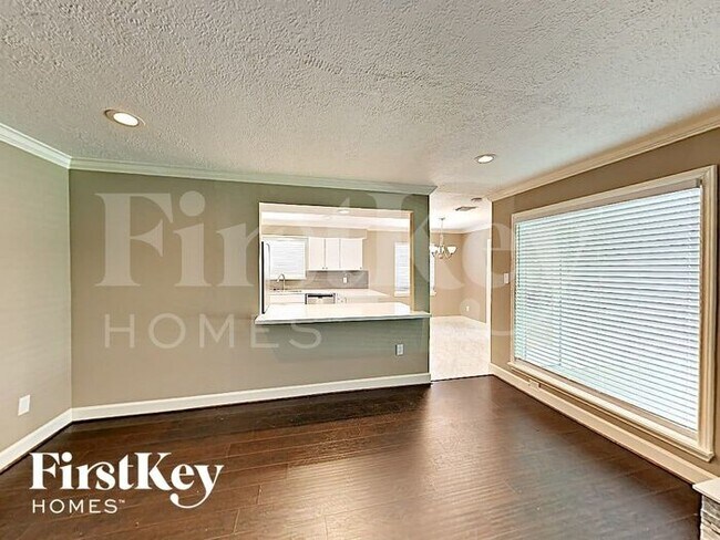 Building Photo - 672 Ravensworth Drive