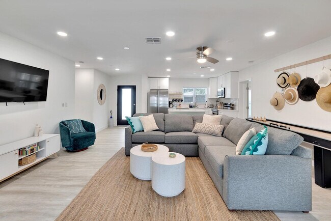 Foto del edificio - 1543 Lakeview Rd