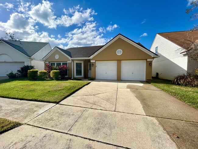Building Photo - Beautiful 3/2 Lake Mary home