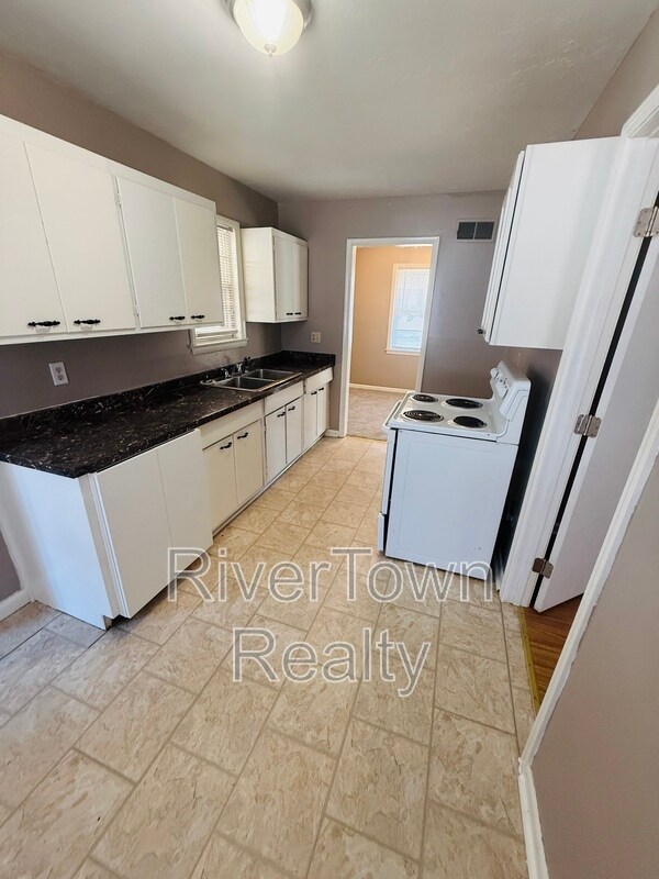 Foto del edificio - 4866 Berrydale Ave