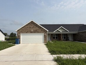 Building Photo - 518 Carriage Ct