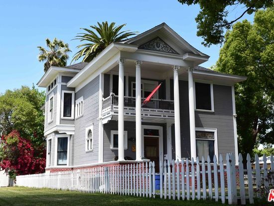 Residencia TKE - 695 N Main St