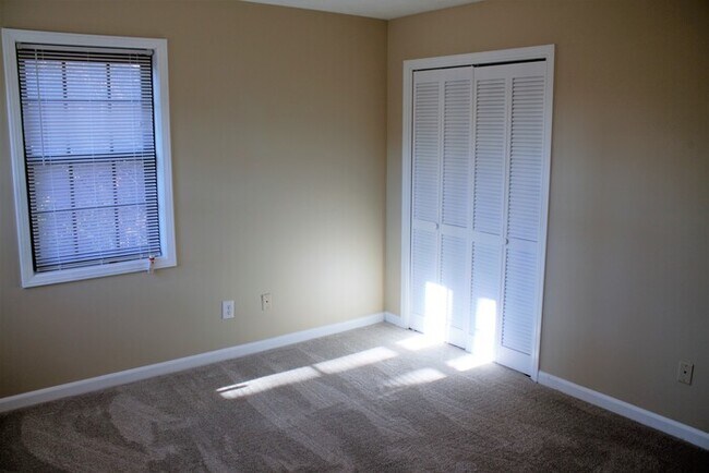 Foto del edificio - 2625 Loring Rd NW