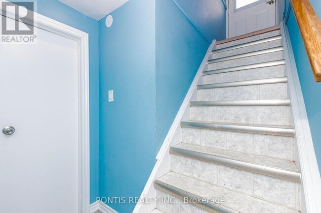 Building Photo - 56 Greenbrier Rd