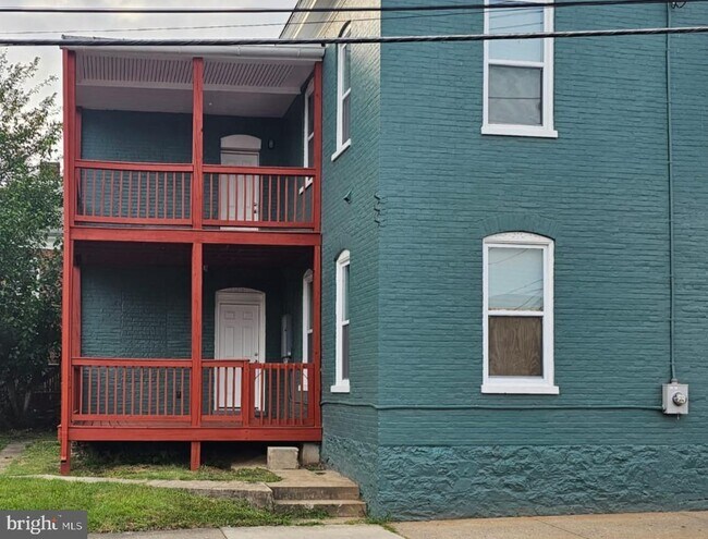 Building Photo - 71 East Ave