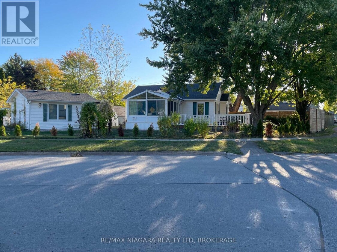 Photo principale - 8729 Drake Ave