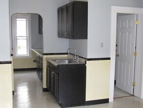 Building Photo - 2 Sturgis St