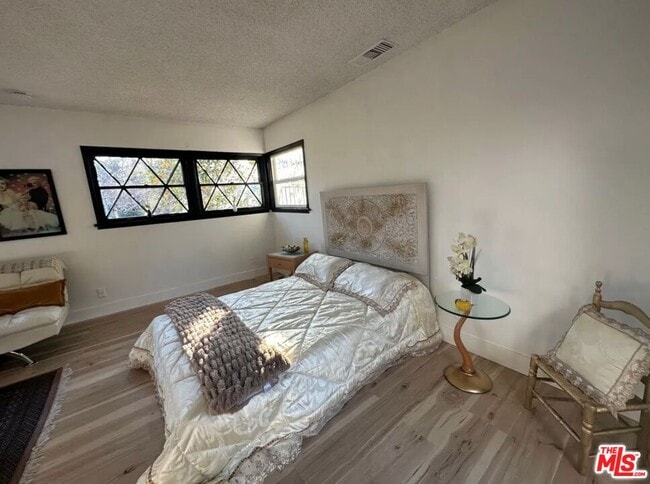 Foto del edificio - 19557 Calvert St