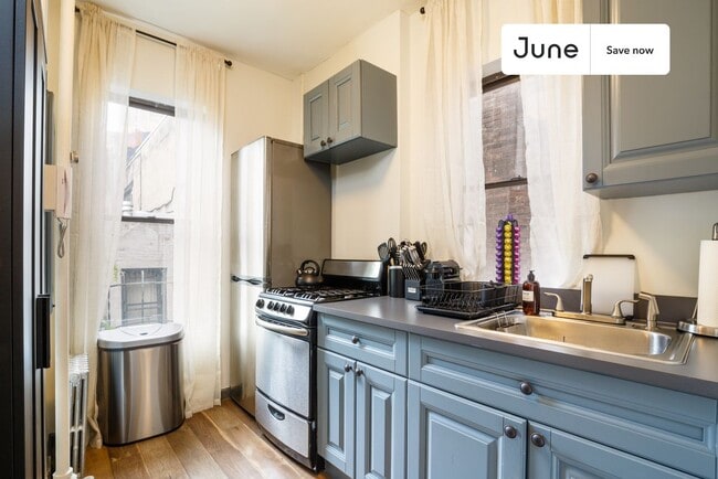 Photo - 439 W 48th St Apartment