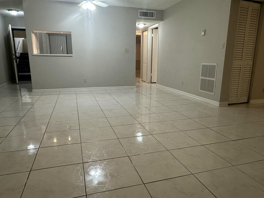 Primary Photo - 3212 Strawflower Way