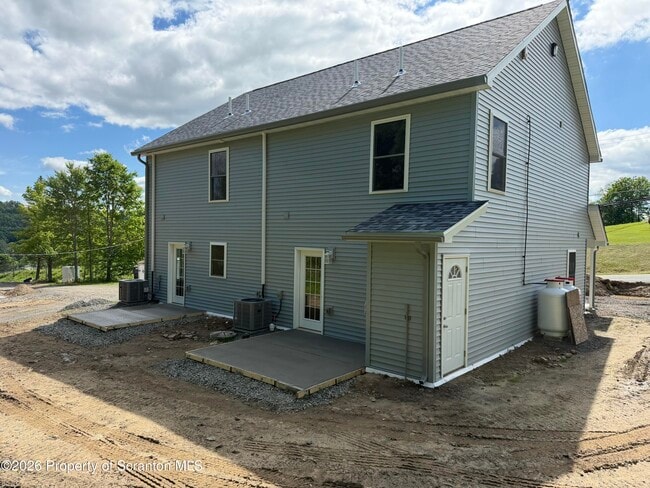 Building Photo - 1056 Lakeland Dr