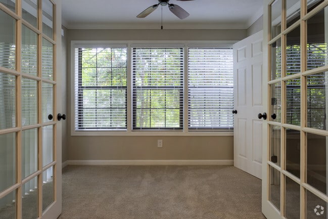 1BR, 1BA - 1040 SF - Calibre Woods