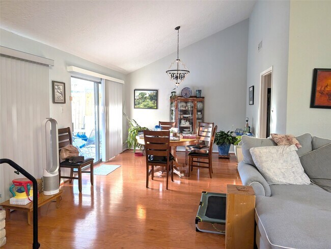 Foto del edificio - 1310 S Kirkwood Rd