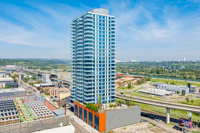 Building Photo - Sunalta Heights