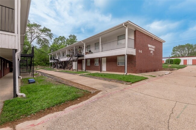 Building Photo - 600 Palm St