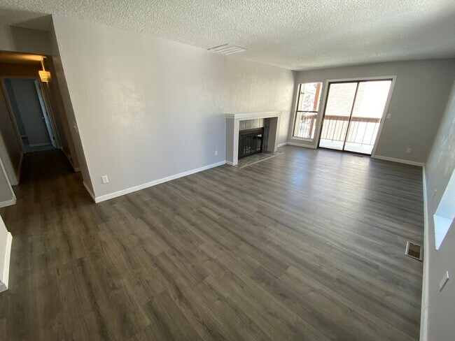 Building Photo - Great Condo in Westminster!