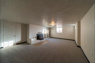 Building Photo - 480 E 200 N