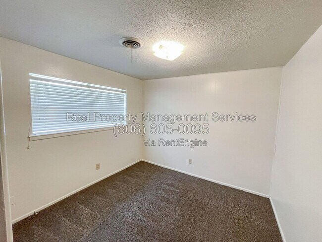 Foto del edificio - 3406 70th Dr