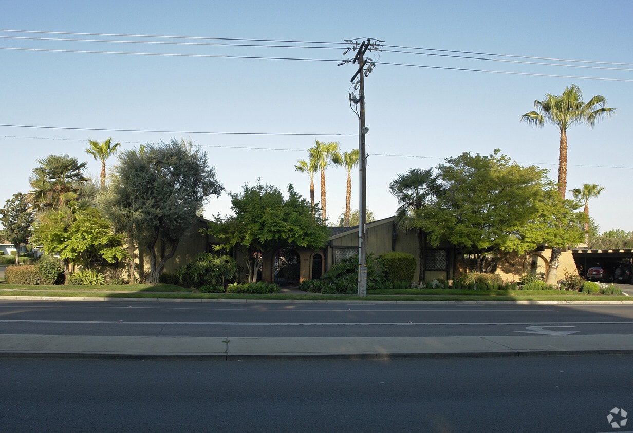 Casa Del Rio Apartments 5687 N 1st St Fresno, CA