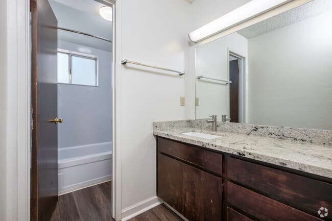 2BR, 1BA - 1050SF - Bathroom - Alvarado Parkside Apartments
