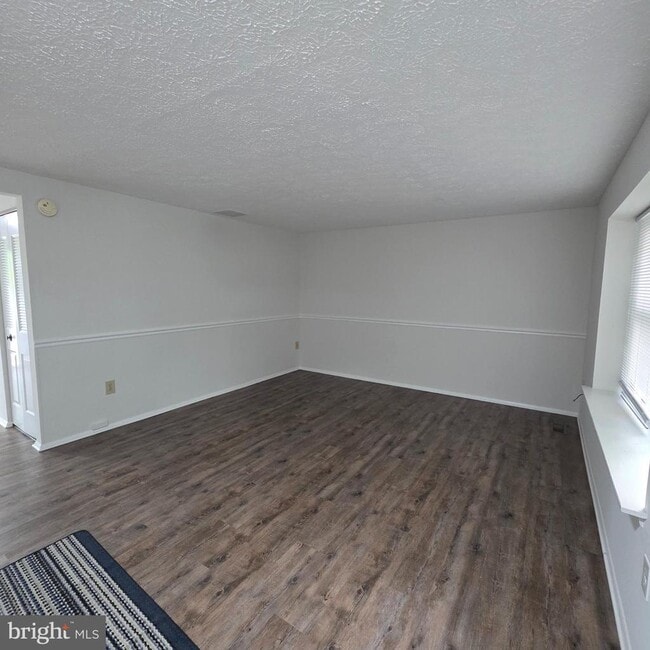 Building Photo - 1758 Springfield Ln