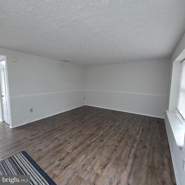 Foto del edificio - 1758 Springfield Ln