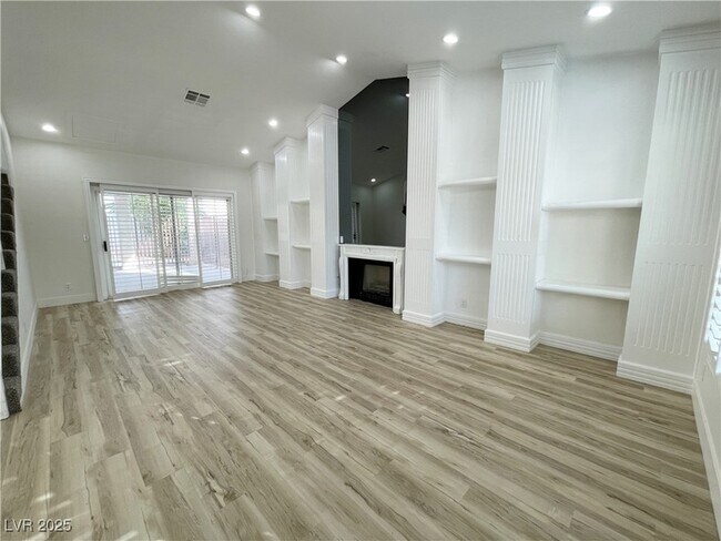 Foto del edificio - 7732 Crenshaw Way
