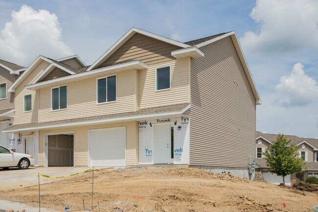 Building Photo - 155 Hilltop Dr
