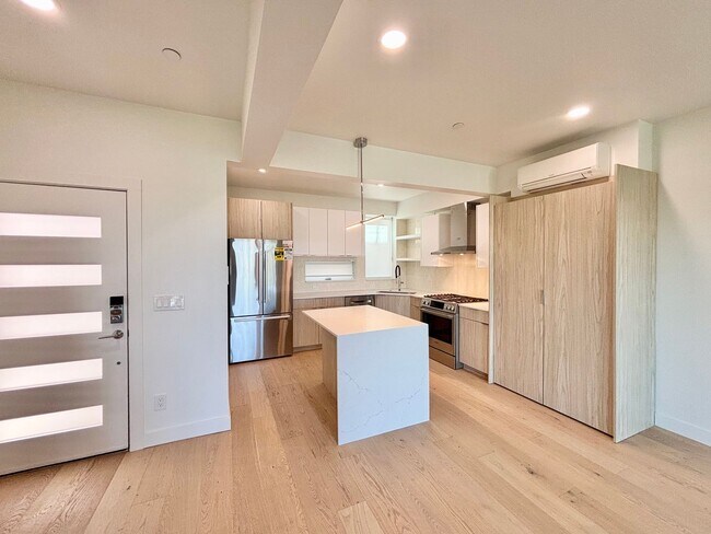 Foto del edificio - Stunning New Construction in Queen Anne wi...