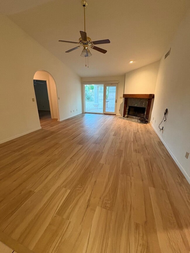 Building Photo - 15732 E Kipling Dr