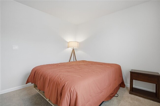 Foto del edificio - 216 Boxbury Wy