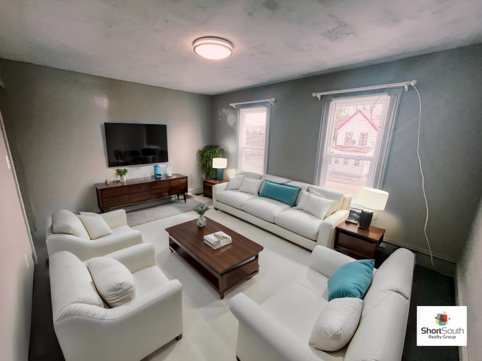 Primary Photo - Updated 4 Bed 1 Bath Townhouse