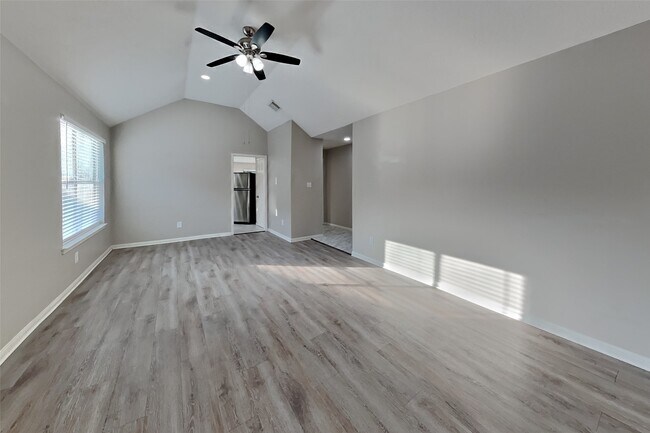 Foto del edificio - 5419 Roserock Ln