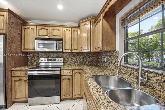 Foto del edificio - 3361 NW 85th Ave