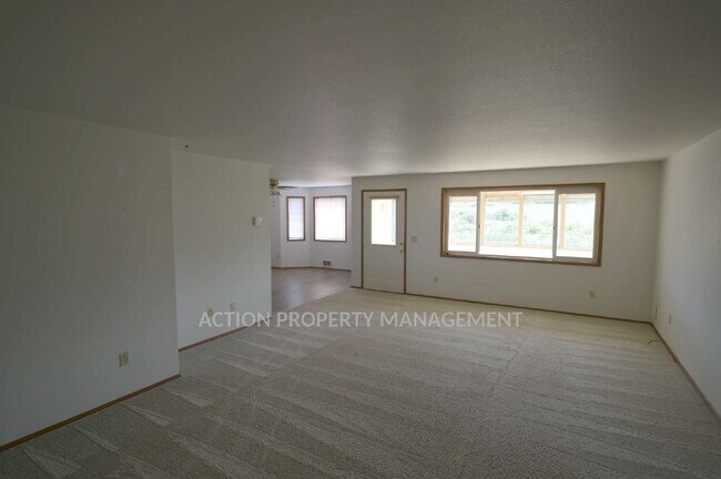 Foto del edificio - 3 bed 2 bath, 2 car garage in Sequim
