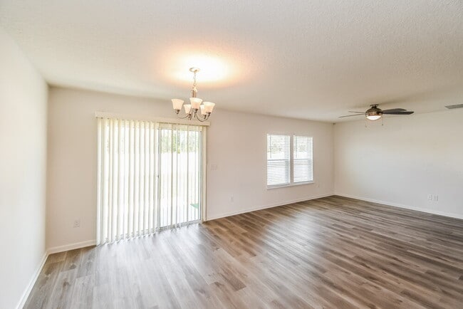 Building Photo - 7573 Sunnydale Ln
