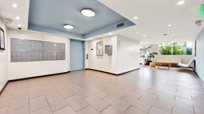 Foto del edificio - 4702 Fulton Ave