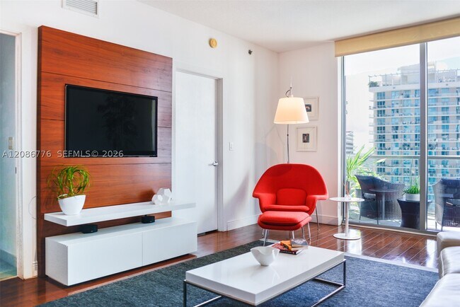 Building Photo - 1060 Brickell Ave