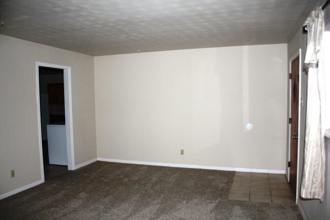 Building Photo - 111 S Lake Dallas Dr